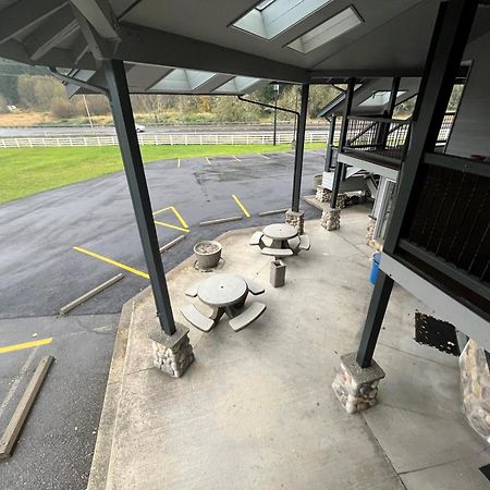 Seasons Motel Morton Eksteriør bilde